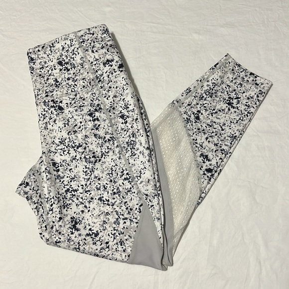 Athleta Sandstone Salutation 7/8 Leggings - Picture 2 of 4